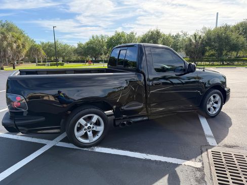 Used 2001 Ford F150 Lightning image 8