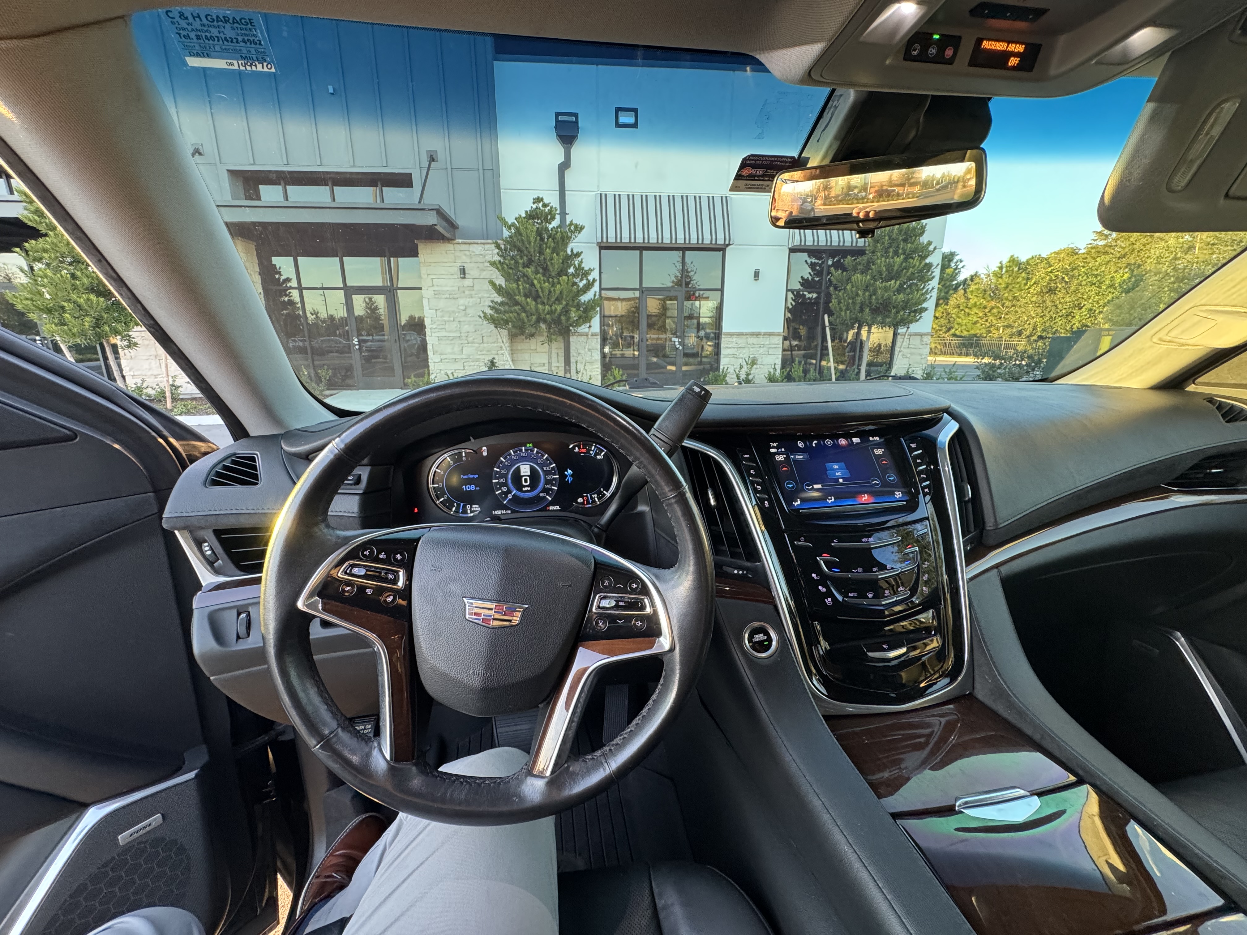 Used 2019 Cadillac Escalade Luxury RWD image 10