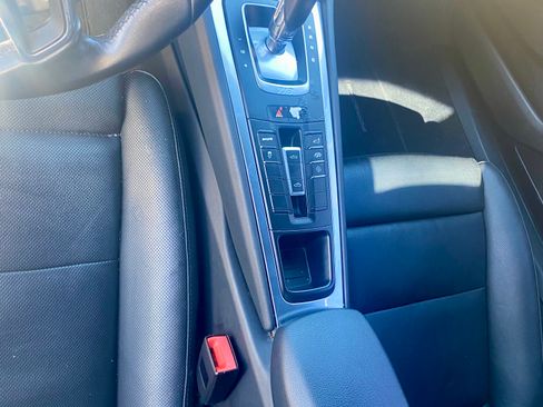 Used 2019 Porsche 718 Boxster Roadster 2D image 11