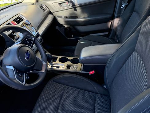 Used 2019 Subaru Outback 2.5i image 10