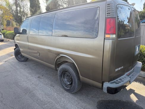 Used 2002 GMC Savana 2500 Passenger image 11