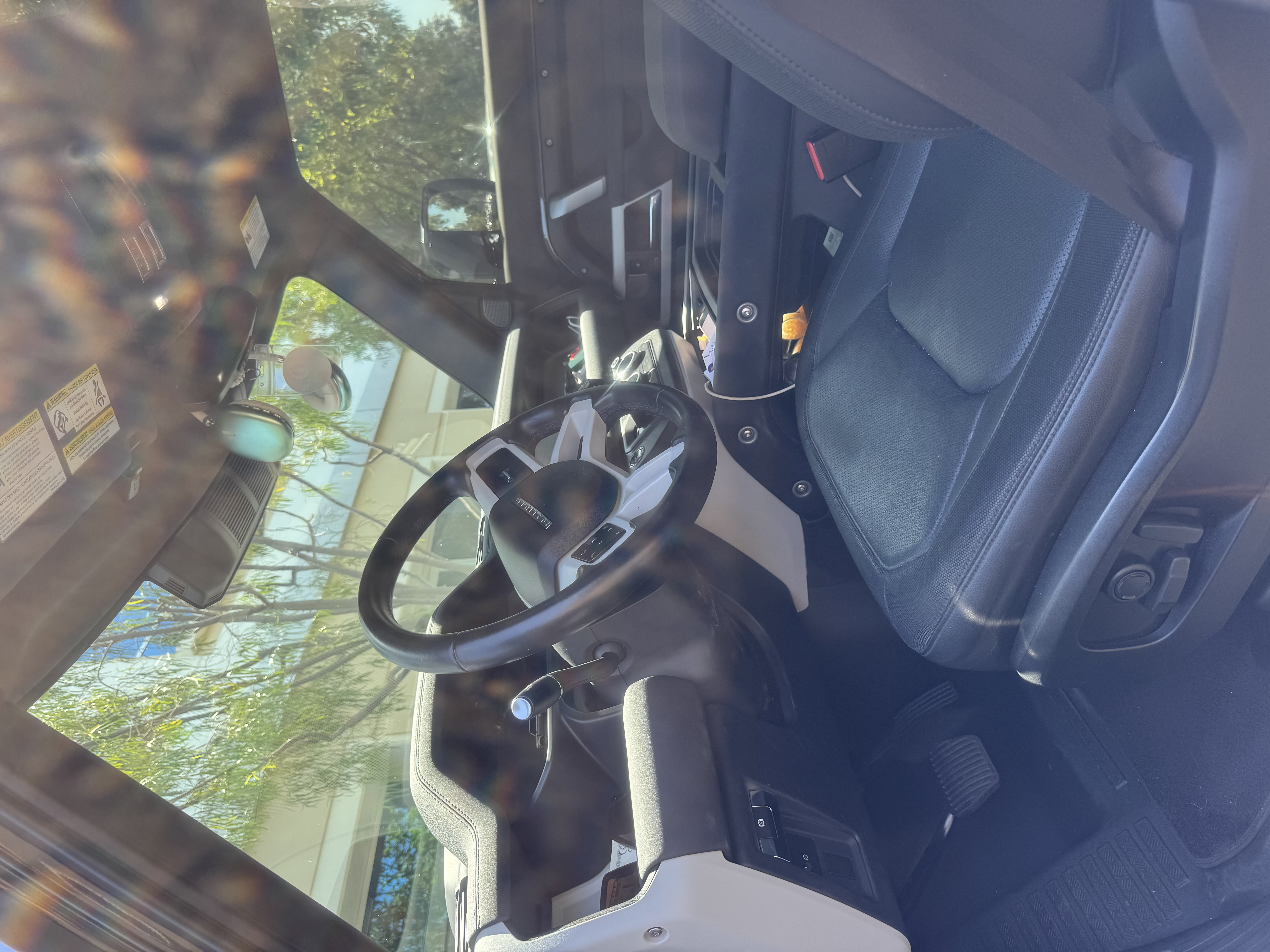 Used 2023 Land Rover Defender 110 X-Dynamic SE AWD/4WD image 5