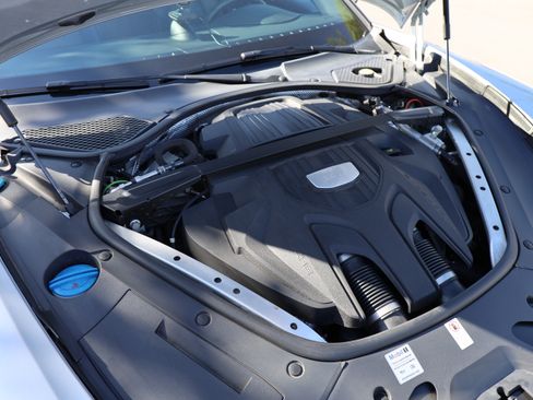 Used 2017 Porsche Panamera 4S image 11