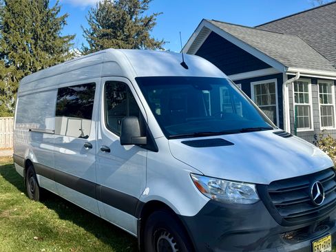 Used 2023 Mercedes-Benz Sprinter 2500 image 2