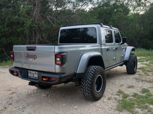 Used 2020 Jeep Gladiator Mojave AWD/4WD image 10