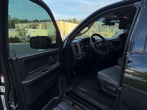 Used 2019 RAM 1500 ST w/ SXT Plus Group AWD/4WD image 13