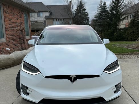 Used 2018 Tesla Model X 100D image 6