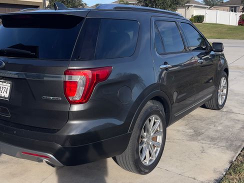 Used 2016 Ford Explorer Limited image 4