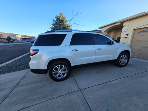 Used 2014 GMC Acadia SLT image 4