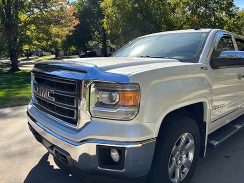 Used 2014 GMC Sierra 1500 SLT w/ Suspension Package, Off-Road image 8