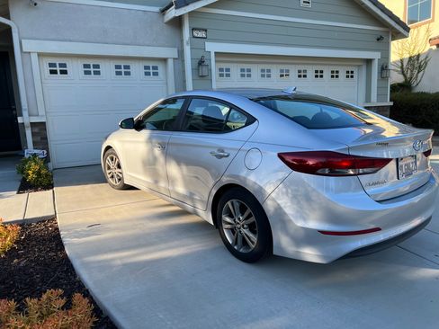 Used 2017 Hyundai Elantra Value Edition FWD image 11