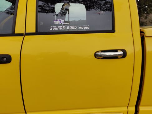 Used 2004 Dodge Ram 1500 Truck SLT w/ Sport Appearance Group image 2