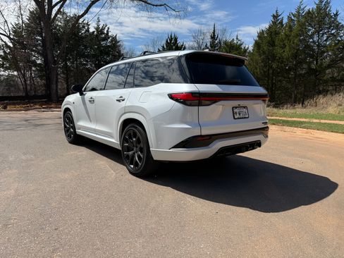 Used 2025 Lexus TX 500h AWD w/ Technology Package image 5