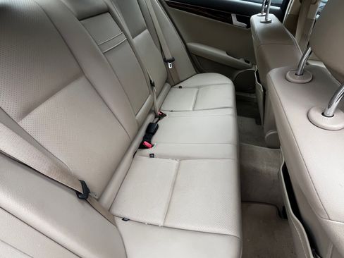 Used 2014 Mercedes-Benz C 250 Sedan image 8