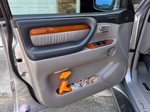 Used 2003 Lexus LX 470 4WD image 4