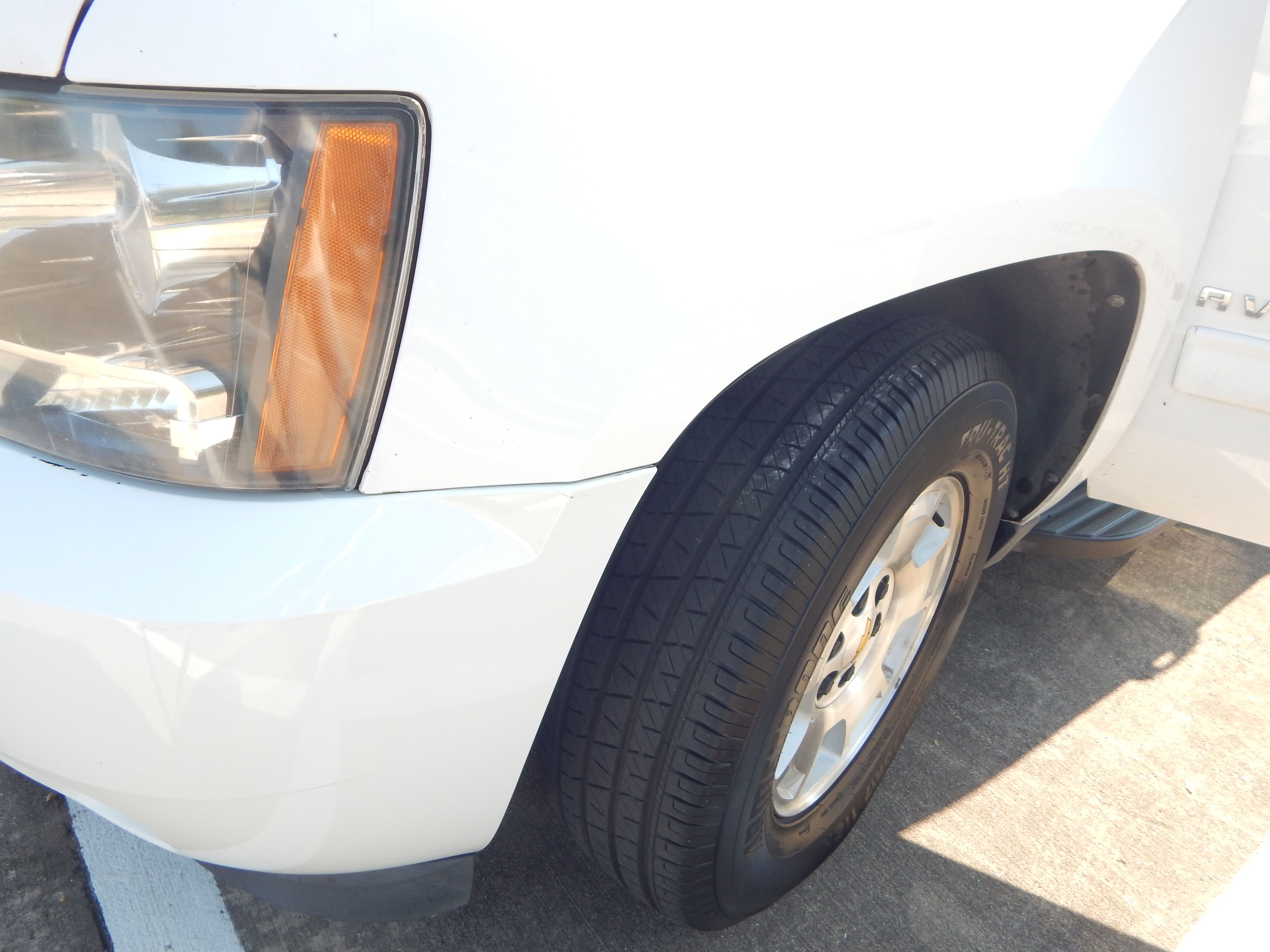 Used 2011 Chevrolet Avalanche LS RWD image 21