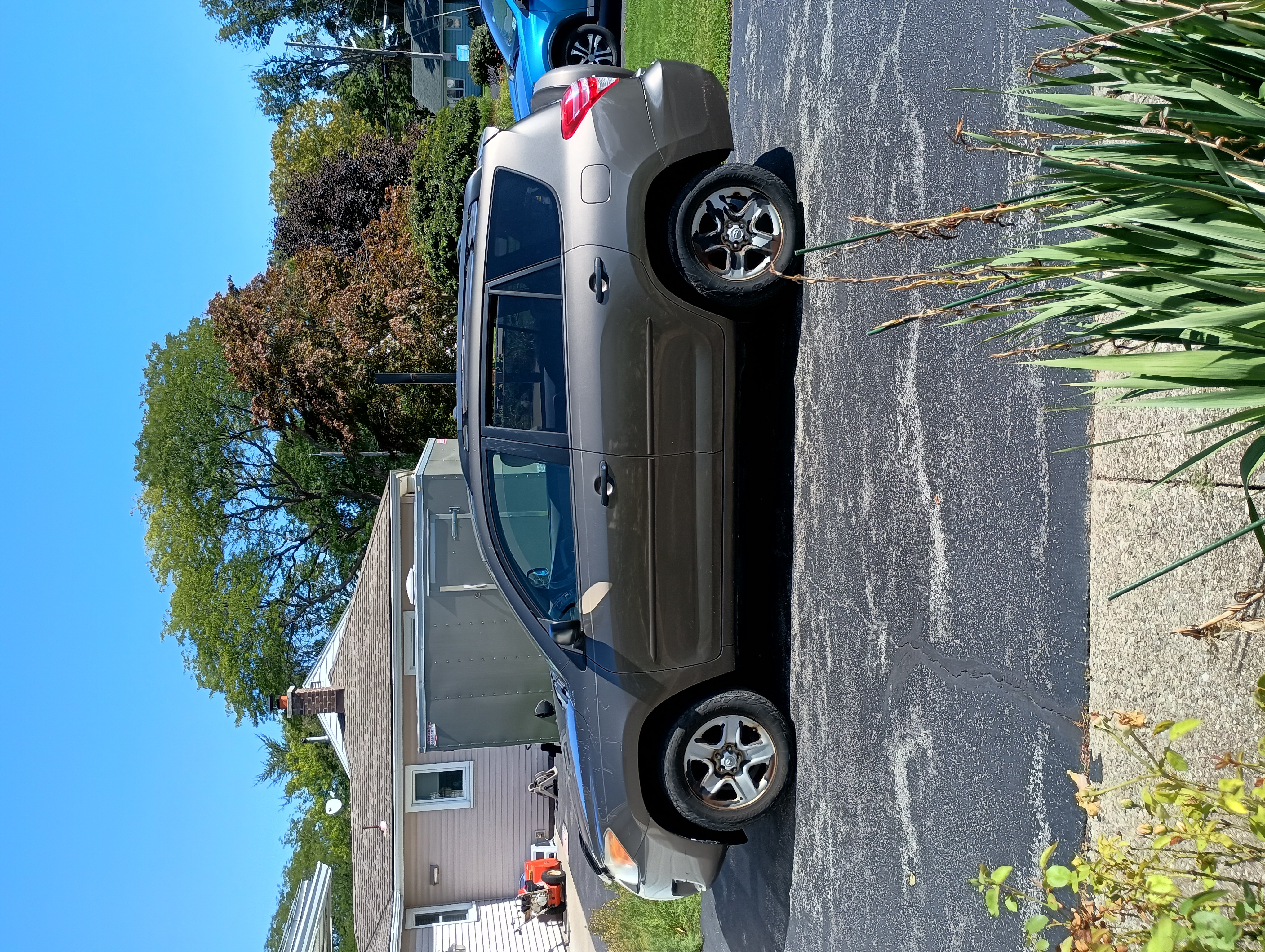 Used 2010 Toyota RAV4 4WD w/ Base L4 Extra Value Pkg image 1