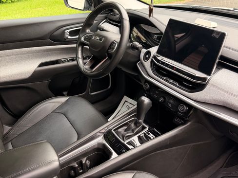 Used 2022 Jeep Compass Latitude AWD/4WD image 9