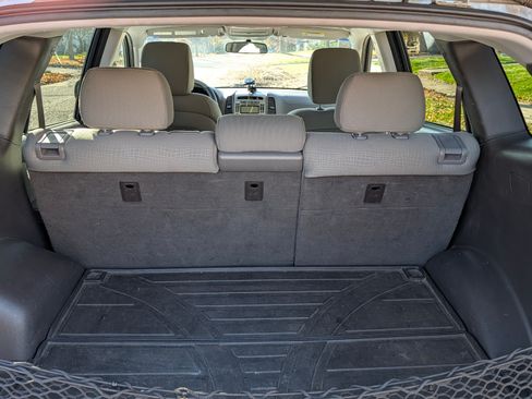 Used 2011 Hyundai Santa Fe GLS image 11