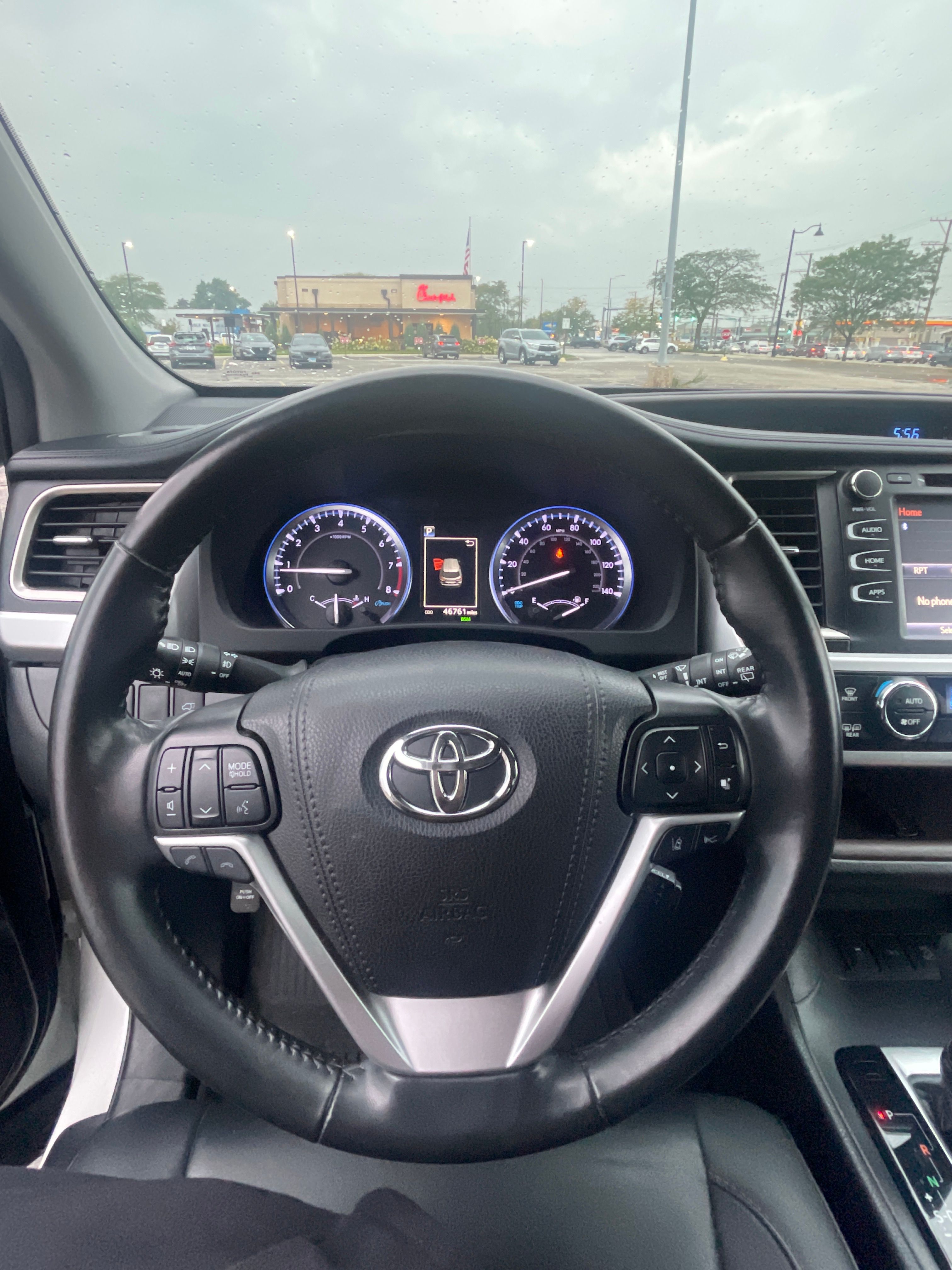 Used 2019 Toyota Highlander XLE AWD/4WD image 6
