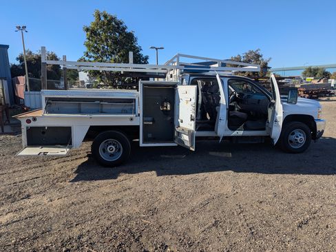 Used 2013 Chevrolet Silverado 3500 W/T image 8