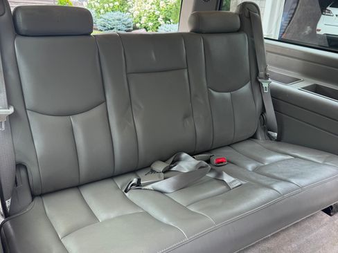 Used 2005 GMC Yukon XL SLT w/ SLT Preferred Equipment Group AWD/4WD image 27