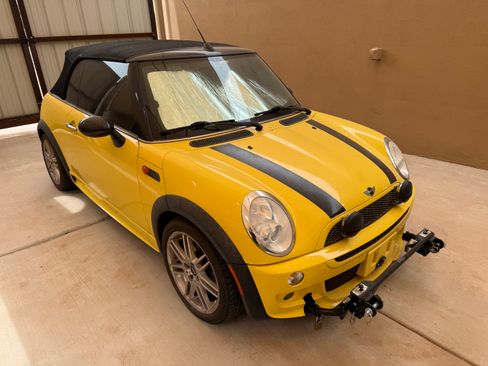 Used 2006 MINI Cooper Convertible FWD image 4