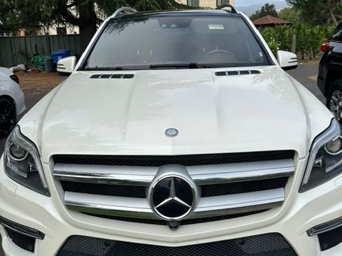 Used 2013 Mercedes-Benz GL 550 4MATIC image 2
