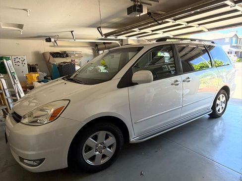 Used 2004 Toyota Sienna XLE Limited FWD image 8