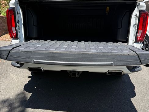 Used 2021 GMC Sierra 1500 Denali w/ Denali Ultimate Package AWD/4WD image 9