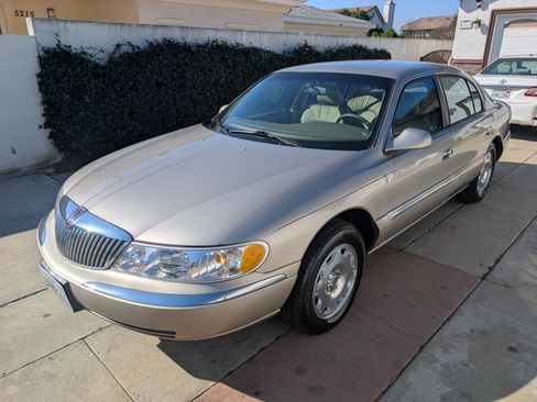 Used 1999 Lincoln Continental image 4