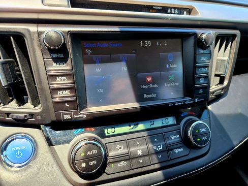 Used 2017 Toyota RAV4 Limited w/ Carpet Mat Package image 23