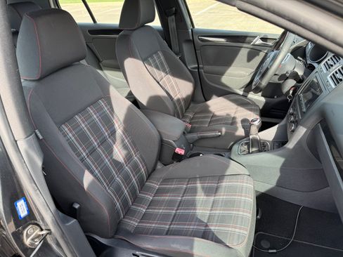 Used 2011 Volkswagen Golf 4-Door image 13