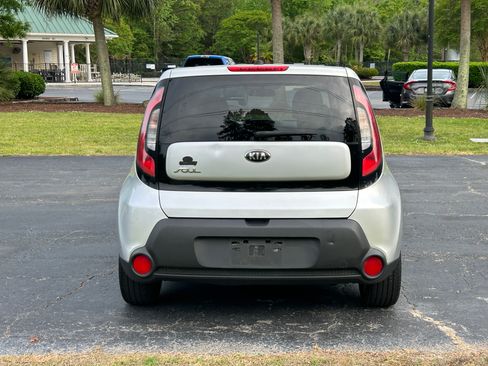 Used 2014 Kia Soul FWD image 6