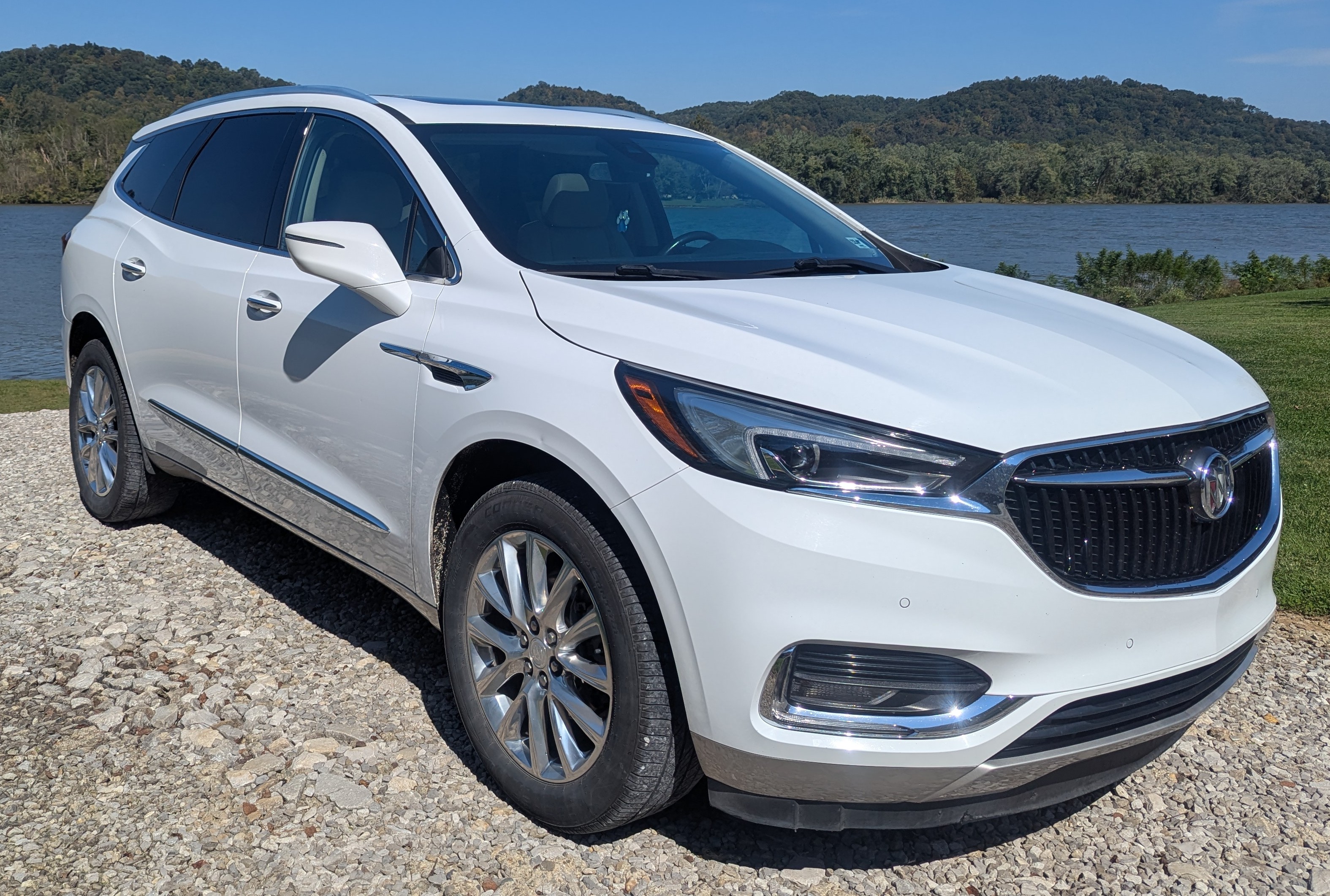 Used 2021 Buick Enclave Premium w/ Sun and Sites Package AWD/4WD image 1