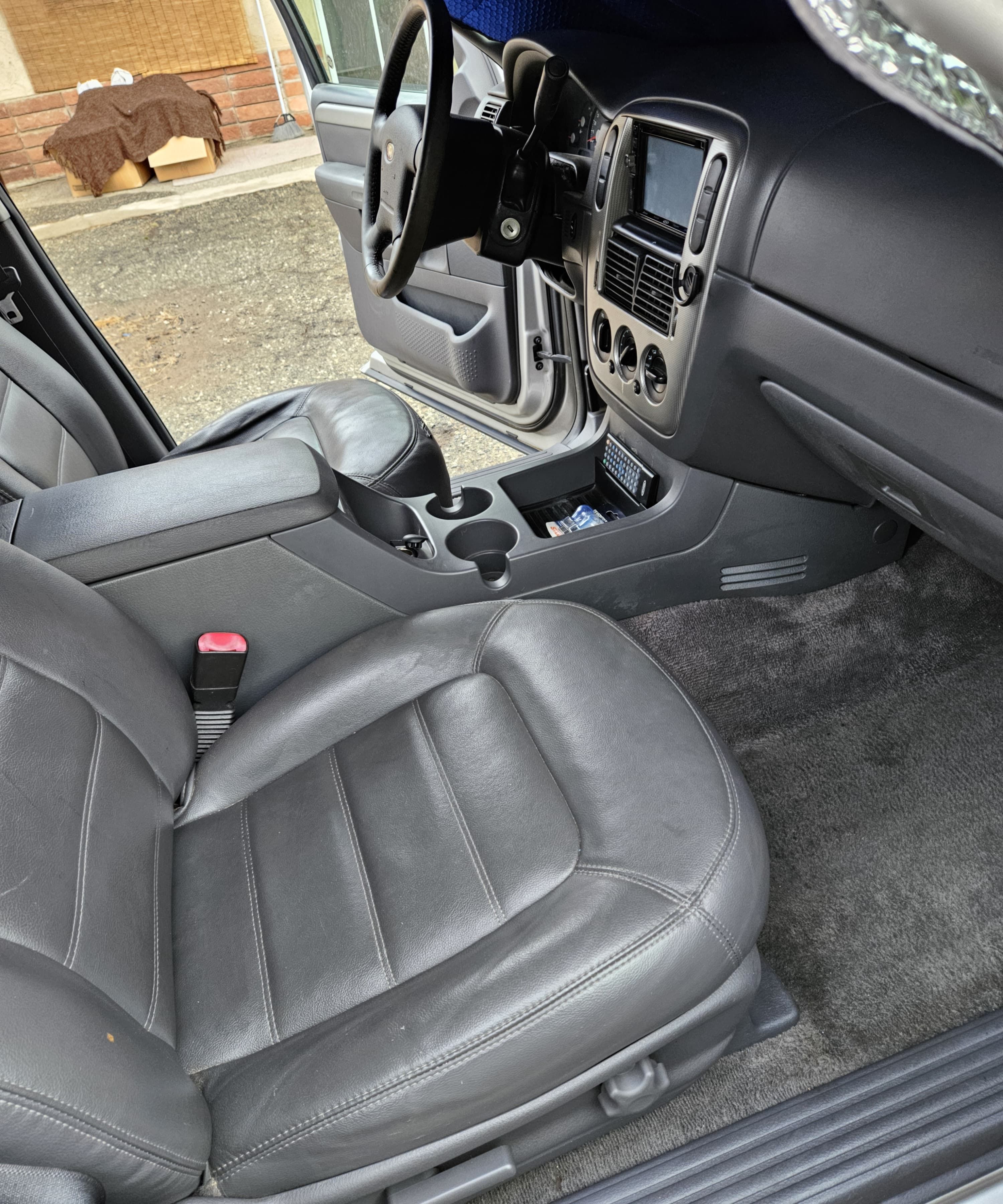 Used 2003 Ford Explorer XLT RWD image 1