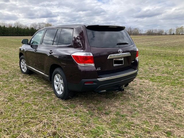 Used 2013 Toyota Highlander 4WD w/ Cold Weather Pkg image 5