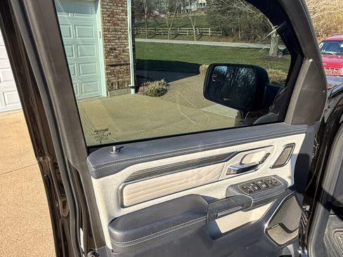 Used 2024 RAM 1500 Limited image 10