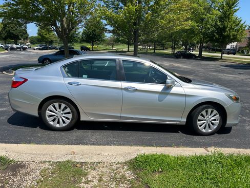 Used 2014 Honda Accord EX image 2