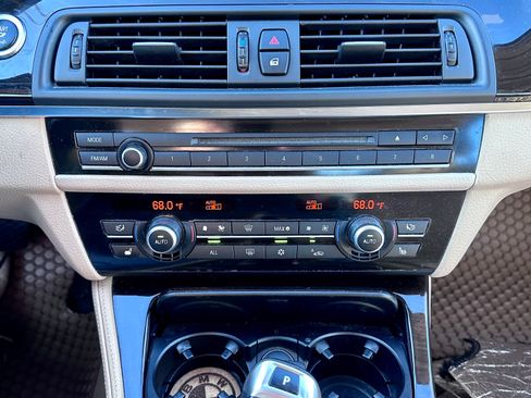 Used 2011 BMW 535i xDrive Sedan image 12