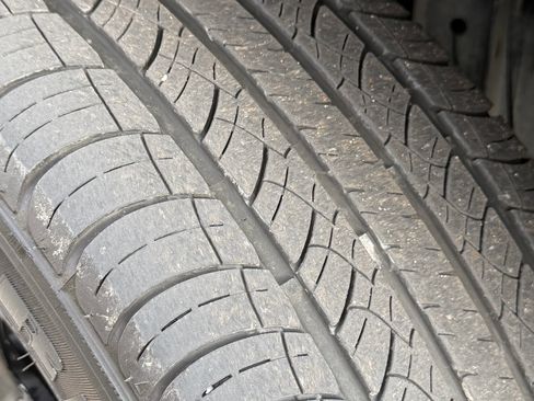 Used 2023 Ford F150 Lightning Platinum image 5