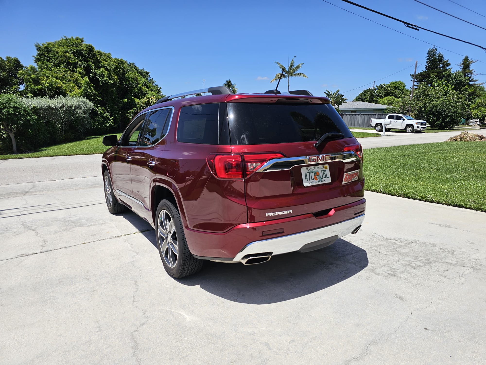 Used 2017 GMC Acadia Denali w/ Technology Package FWD image 6