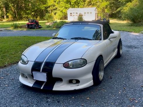Used 1999 MAZDA MX-5 Miata image 1