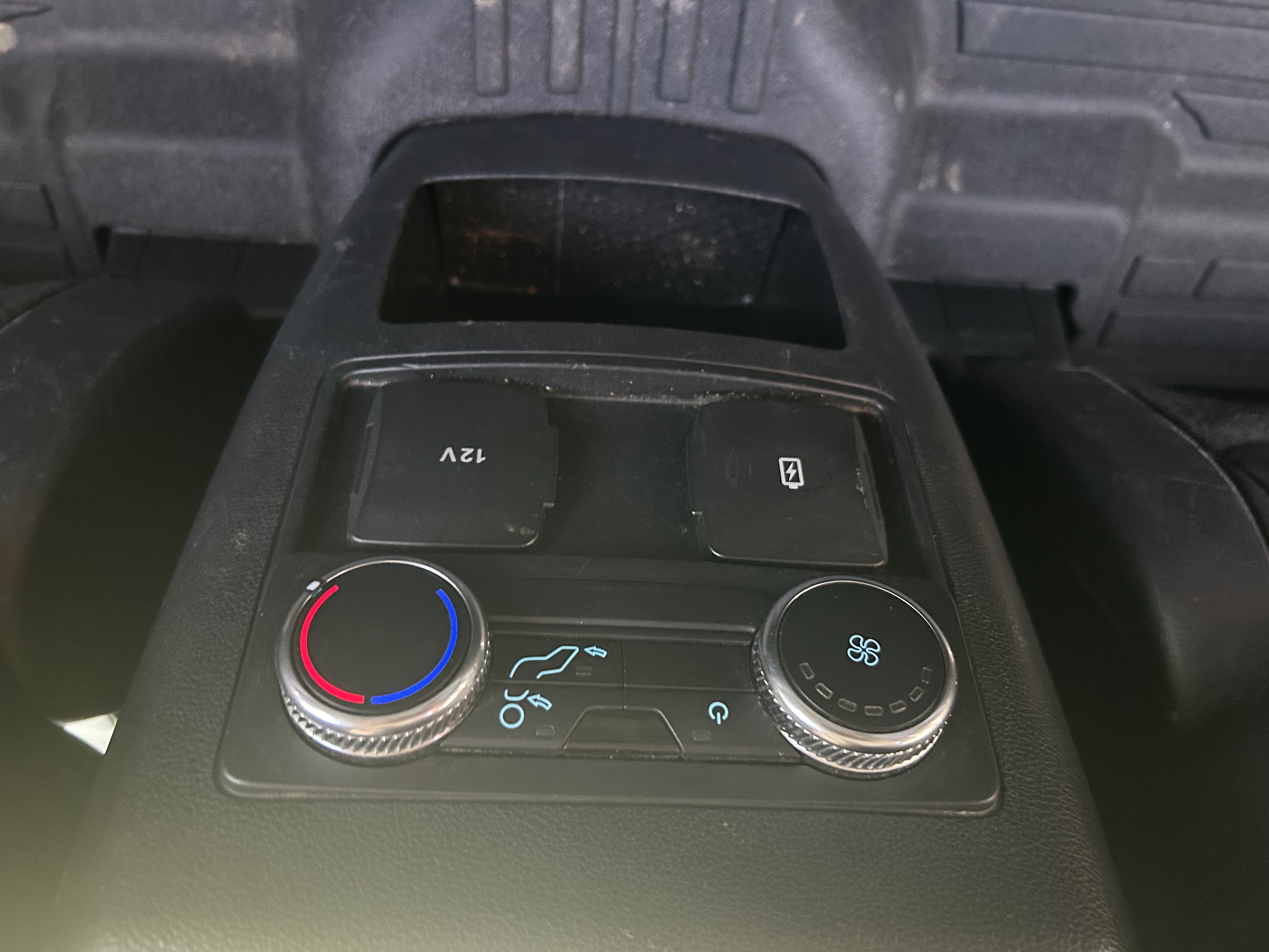 Used 2021 Ford Explorer XLT w/ Equipment Group 202A RWD image 24