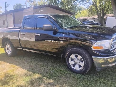 Used 2012 RAM 1500 Classic SLT image 2