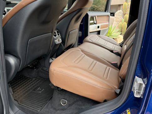 Used 2025 Mercedes-Benz G 550 image 8