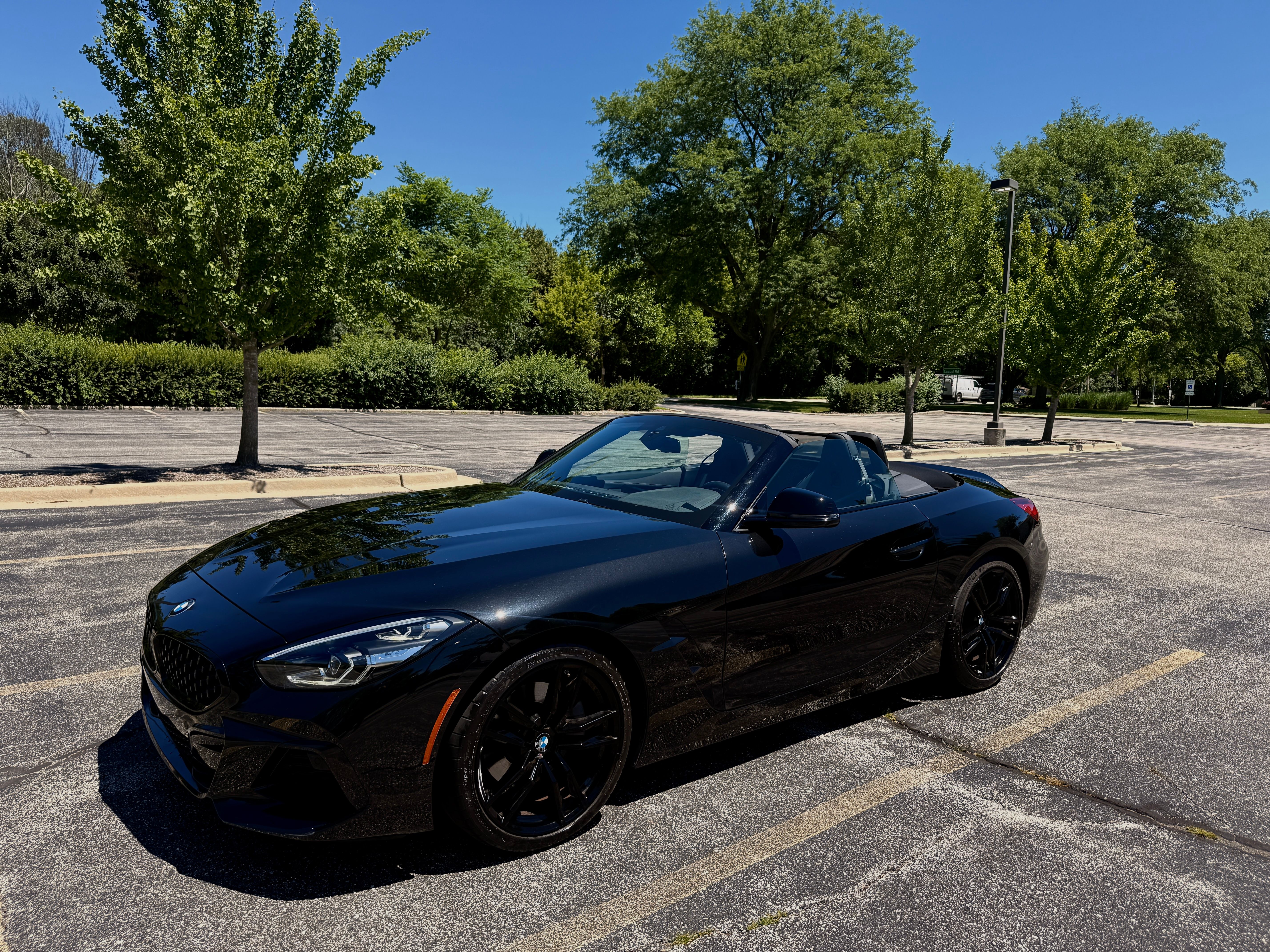 Used 2022 BMW Z4 sDrive30i w/ M Sport Package RWD image 4