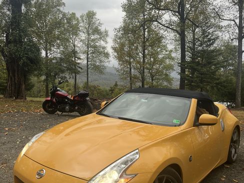 Used 2017 Nissan 370Z Touring Sport image 12