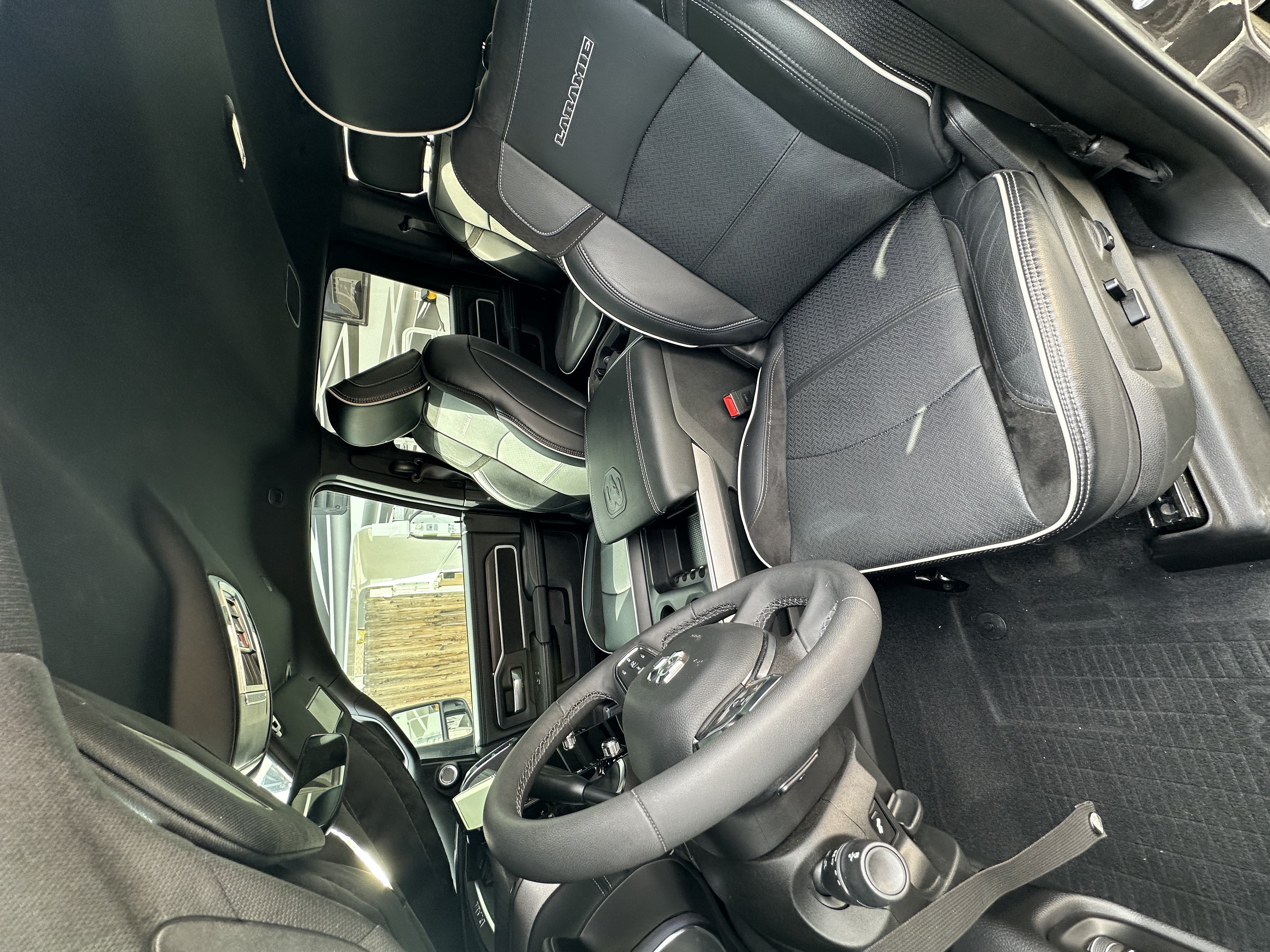 Used 2025 RAM 2500 Laramie AWD/4WD image 5