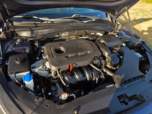 Used 2017 Kia Optima LX image 9